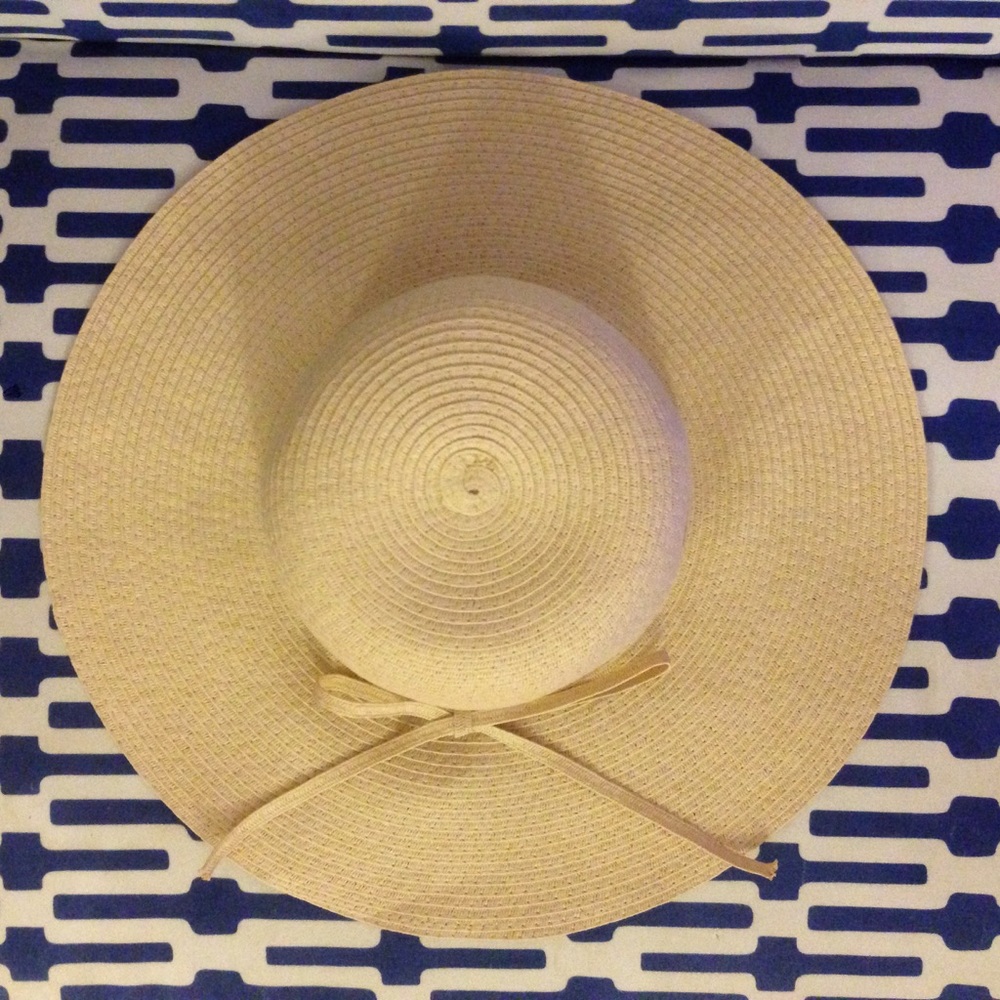 Soft straw hat